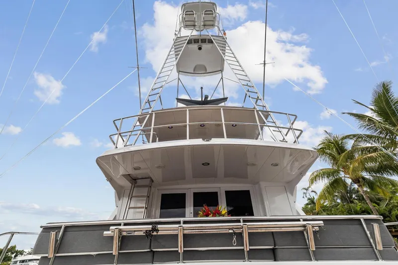 Slide: The Image of Hatteras 82 Convertible 1998 - 13