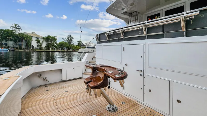 Slide: The Image of Hatteras 82 Convertible 1998 - 15
