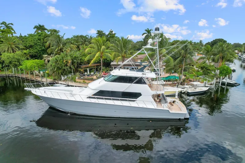 Slide: The Image of Hatteras 82 Convertible 1998 - 2