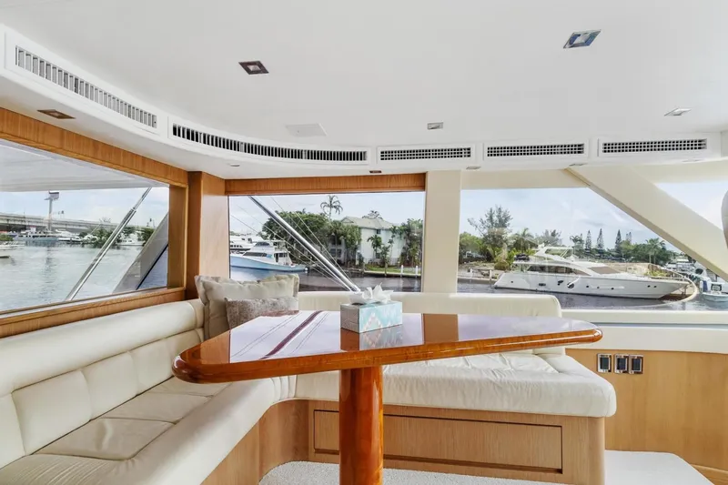 Slide: The Image of Hatteras 82 Convertible 1998 - 27