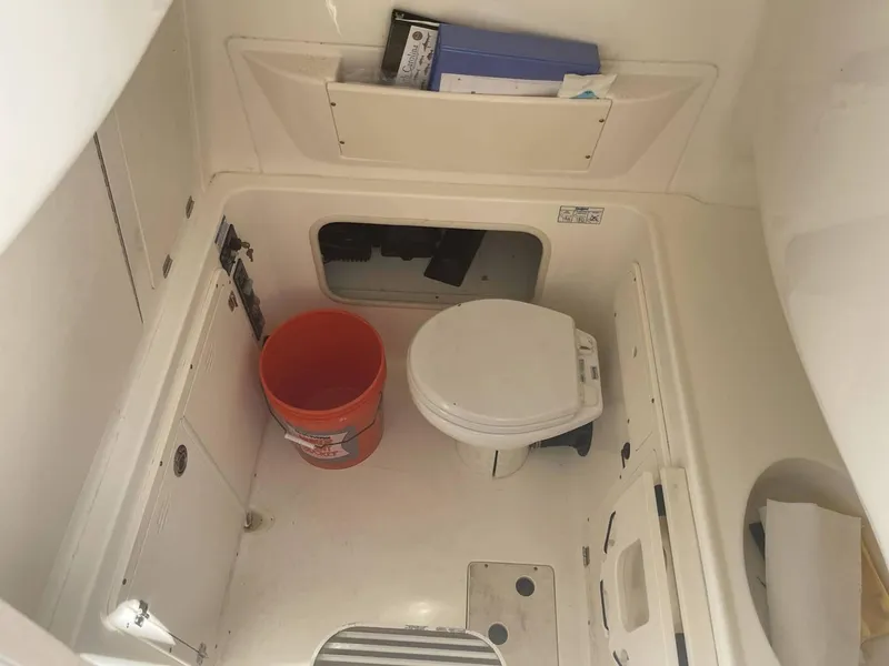 Slide: The Image of Boston Whaler 320 Outrage Cuddy Cabin 2008 - 10