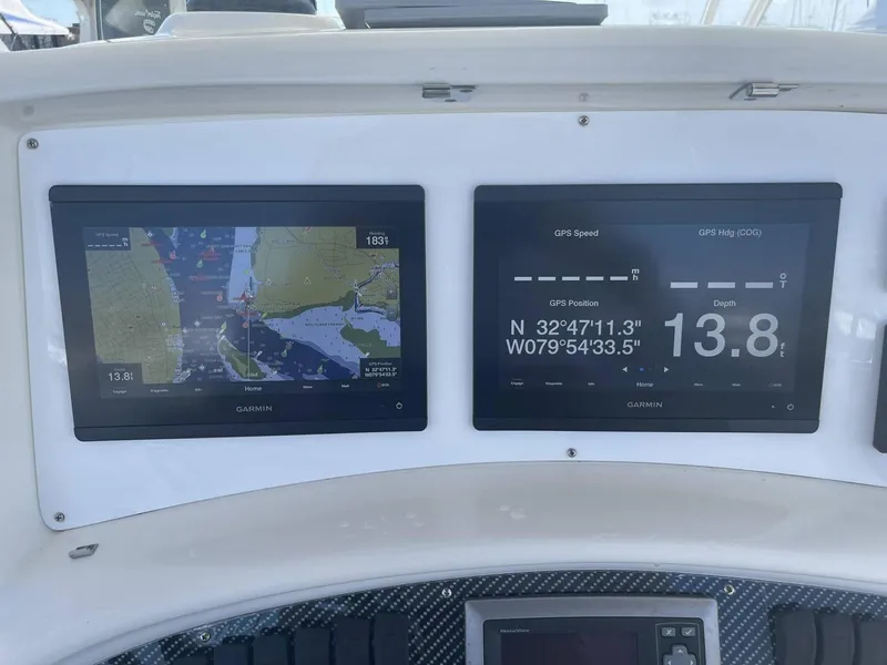 Slide: The Image of Boston Whaler 320 Outrage Cuddy Cabin 2008 - 13