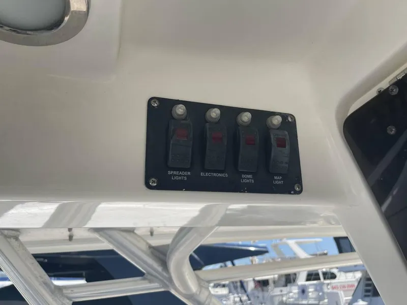 Slide: The Image of Boston Whaler 320 Outrage Cuddy Cabin 2008 - 17