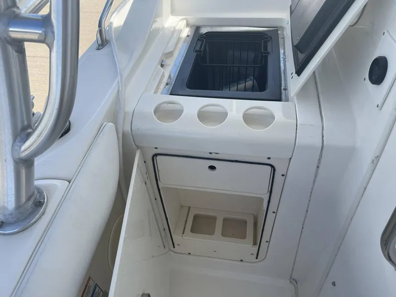 Slide: The Image of Boston Whaler 320 Outrage Cuddy Cabin 2008 - 22