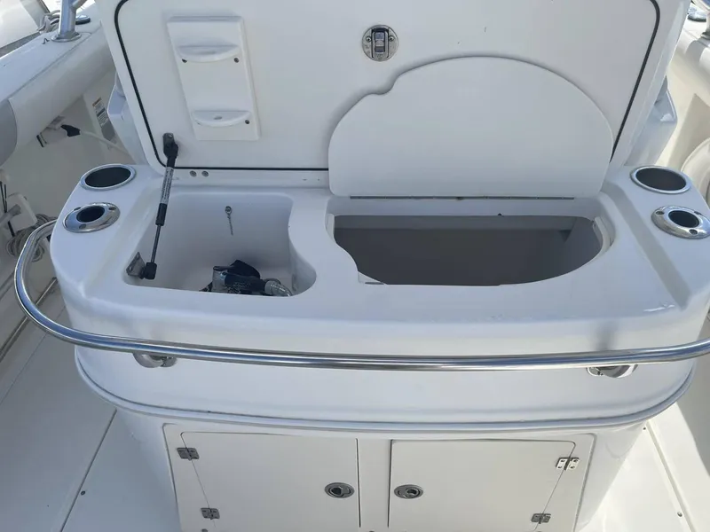 Slide: The Image of Boston Whaler 320 Outrage Cuddy Cabin 2008 - 25