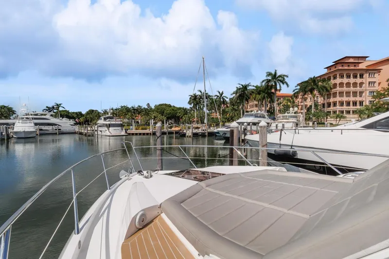 Slide: The Image of Sunseeker Predator 68 2018 - 10
