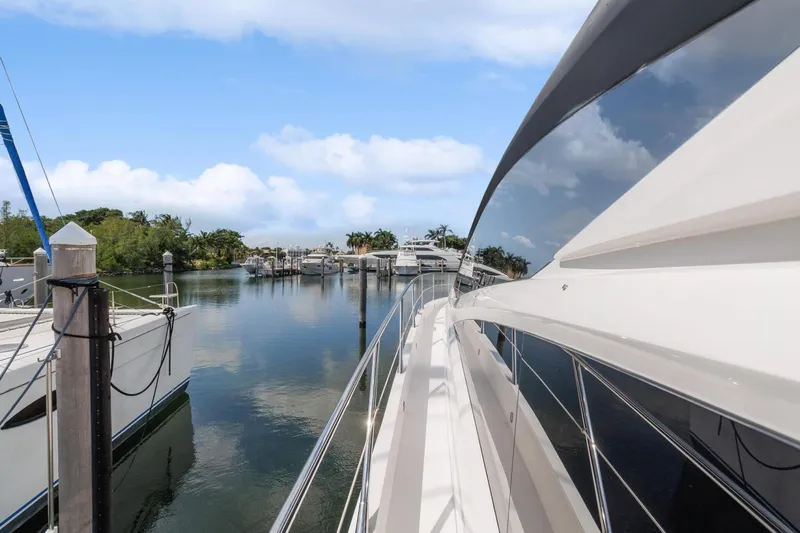 Slide: The Image of Sunseeker Predator 68 2018 - 11