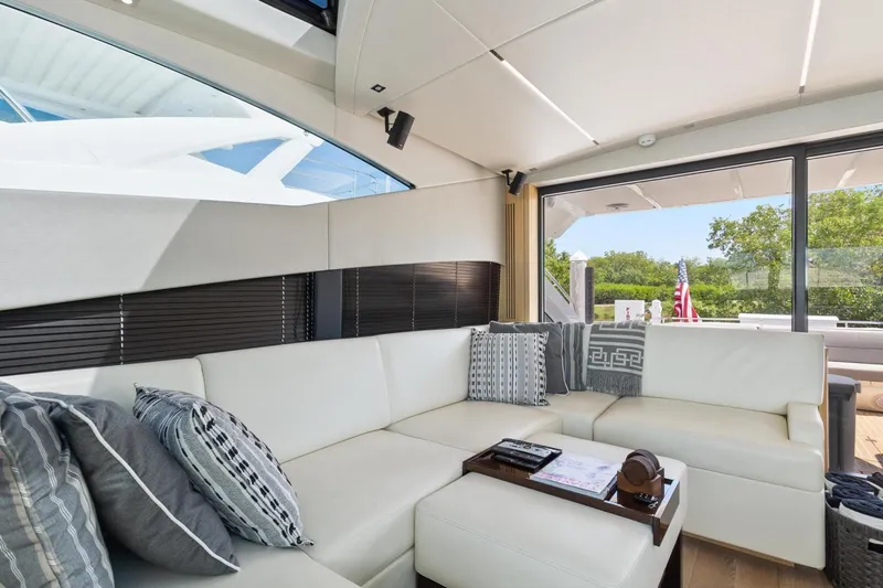 Slide: The Image of Sunseeker Predator 68 2018 - 17