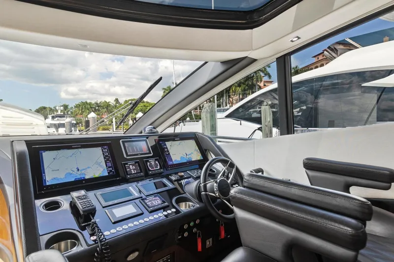 Slide: The Image of Sunseeker Predator 68 2018 - 22