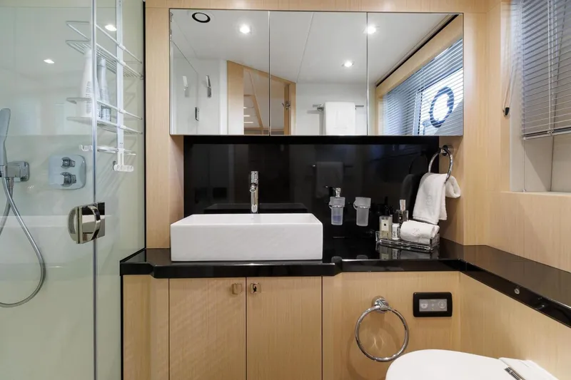 Slide: The Image of Sunseeker Predator 68 2018 - 34