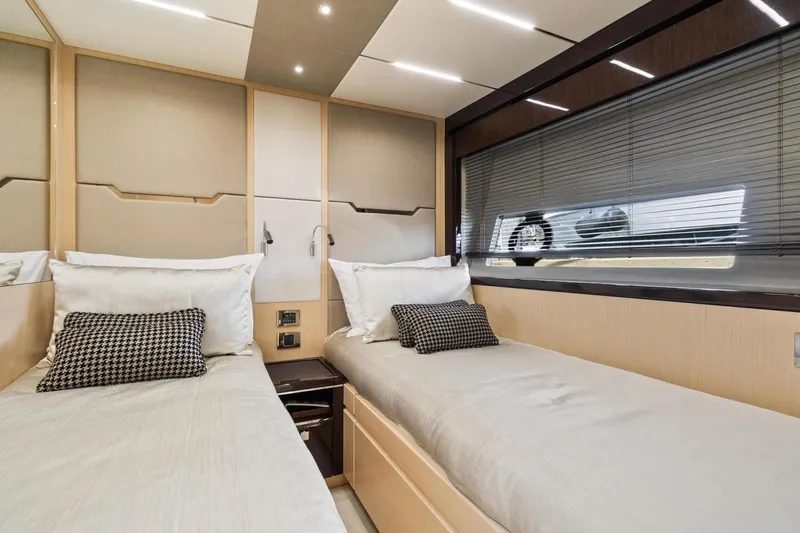 Slide: The Image of Sunseeker Predator 68 2018 - 36