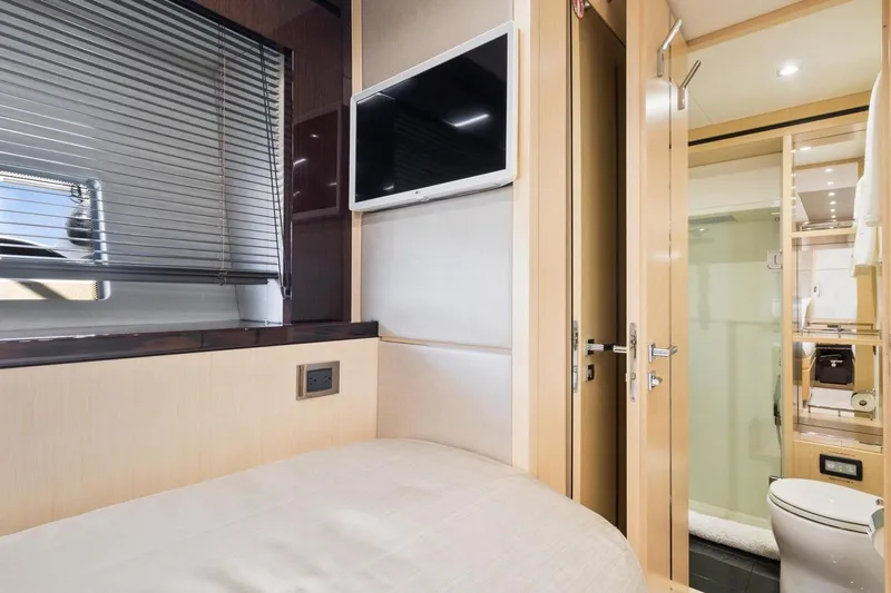 Slide: The Image of Sunseeker Predator 68 2018 - 37