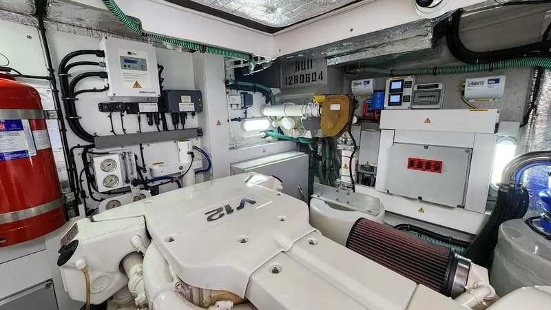 Slide: The Image of Sunseeker Predator 68 2018 - 43
