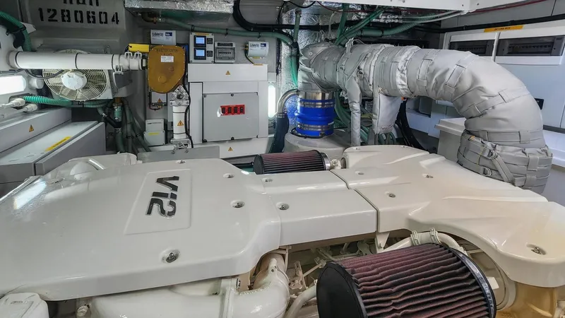 Slide: The Image of Sunseeker Predator 68 2018 - 44