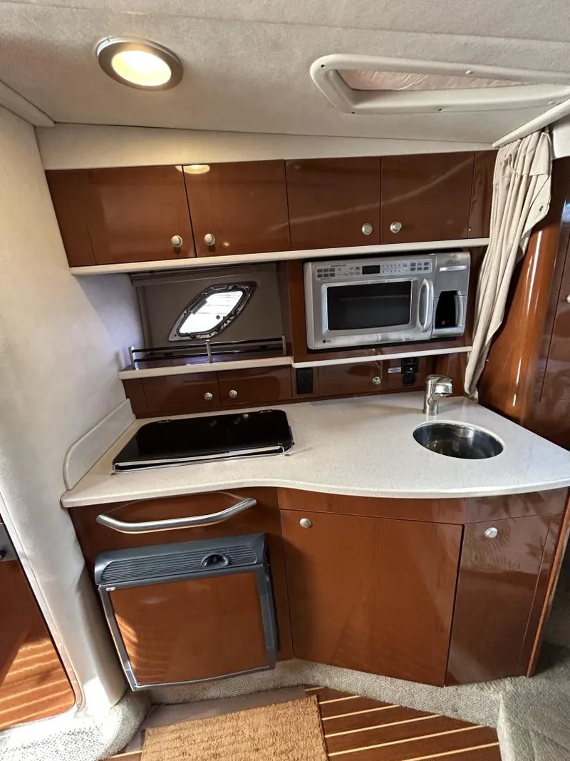Slide: The Image of Sea Ray 310 Sundancer 2009 - 2