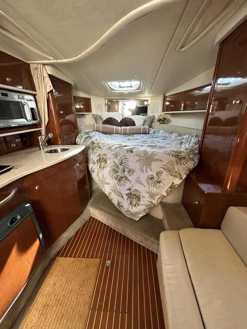 Slide: The Image of Sea Ray 310 Sundancer 2009 - 9