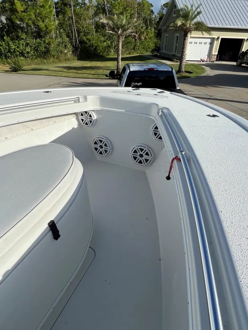 Slide: The Image of Yellowfin Center Console 2016 - 3