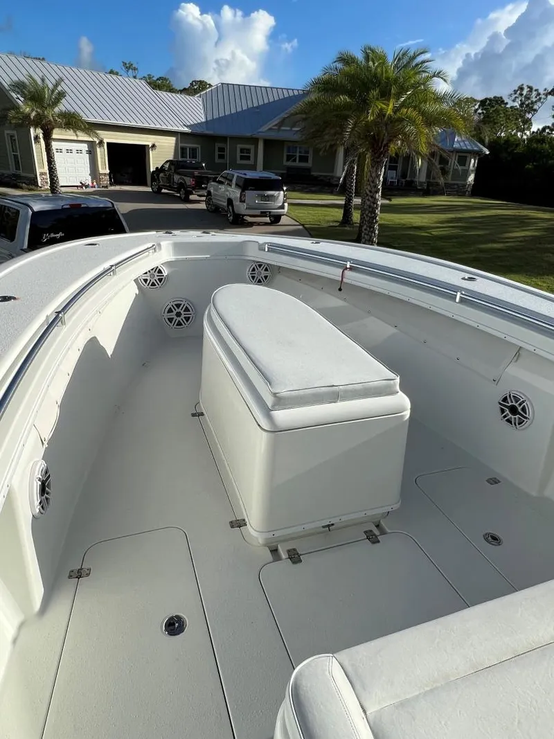 Slide: The Image of Yellowfin Center Console 2016 - 4