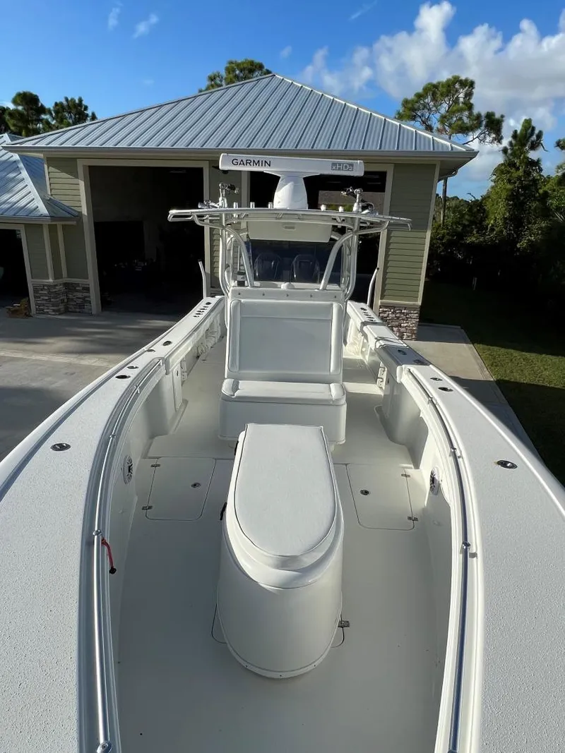 Slide: The Image of Yellowfin Center Console 2016 - 5