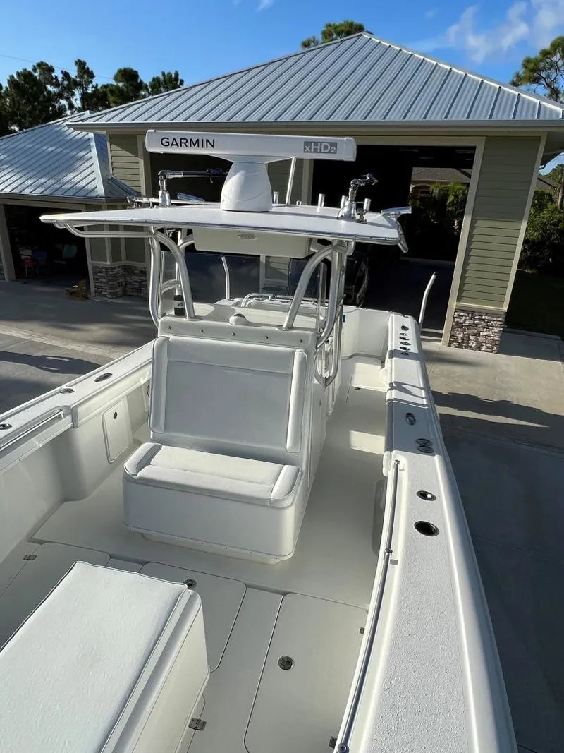 Slide: The Image of Yellowfin Center Console 2016 - 6