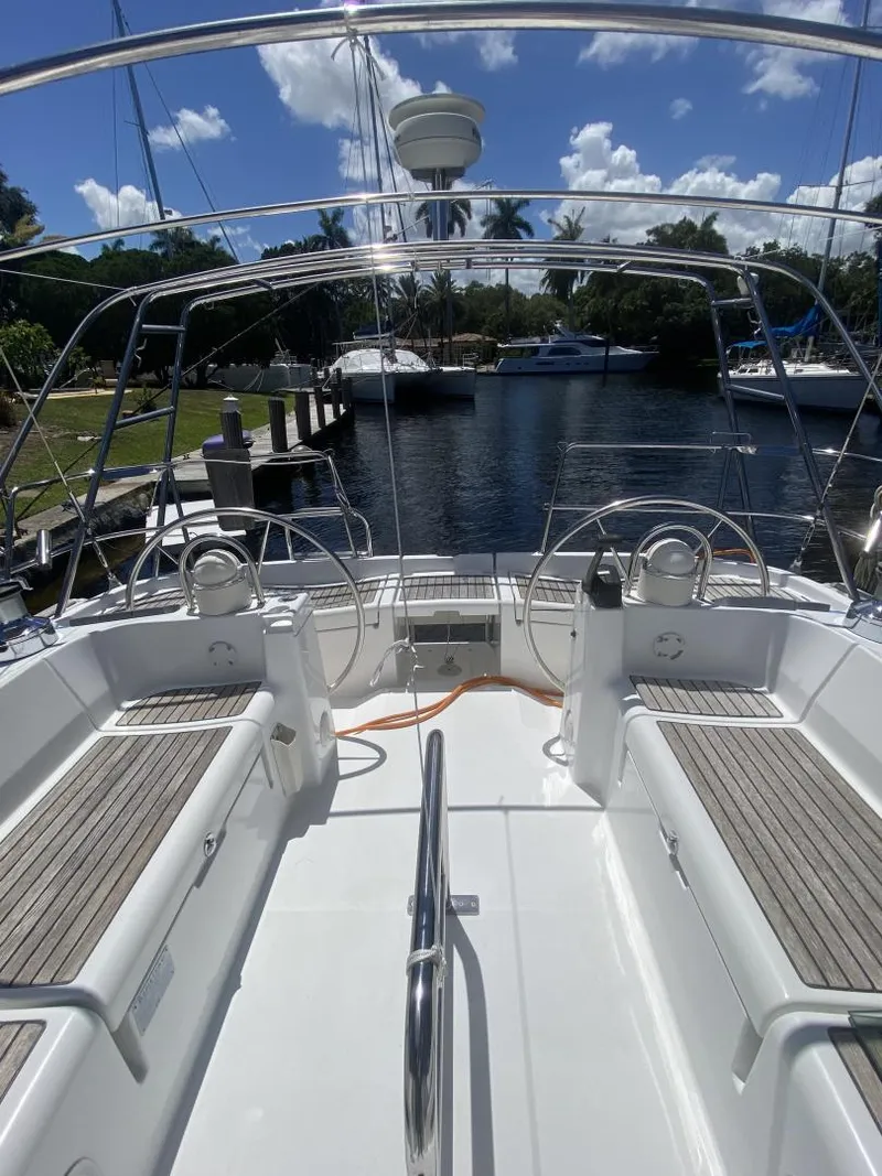 Slide: The Image of Beneteau 473 2004 - 11