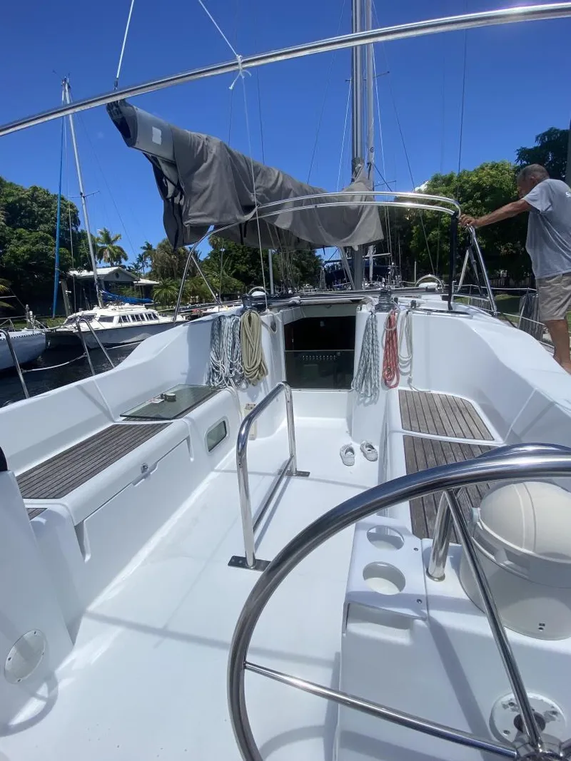 Slide: The Image of Beneteau 473 2004 - 12