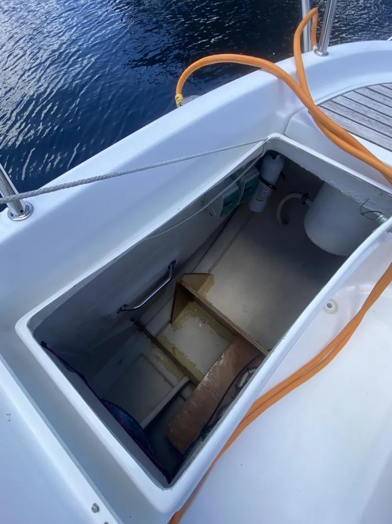 Slide: The Image of Beneteau 473 2004 - 17