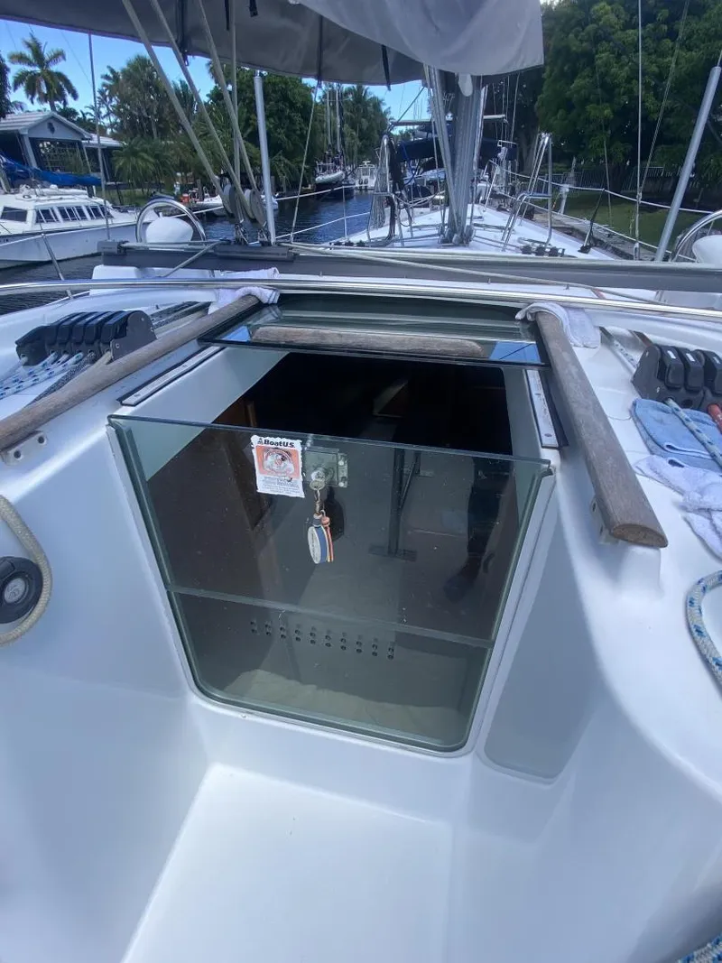 Slide: The Image of Beneteau 473 2004 - 18