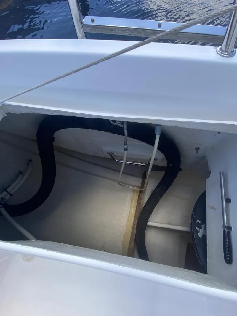 Slide: The Image of Beneteau 473 2004 - 19
