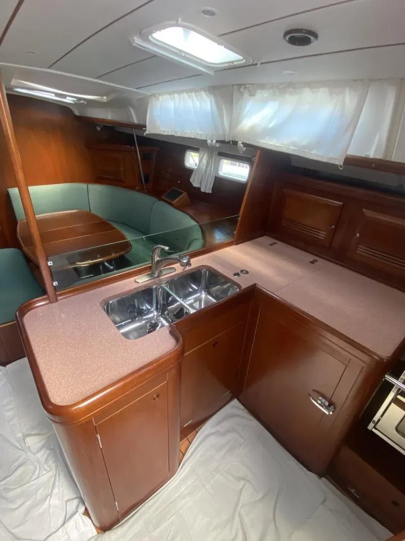 Slide: The Image of Beneteau 473 2004 - 21