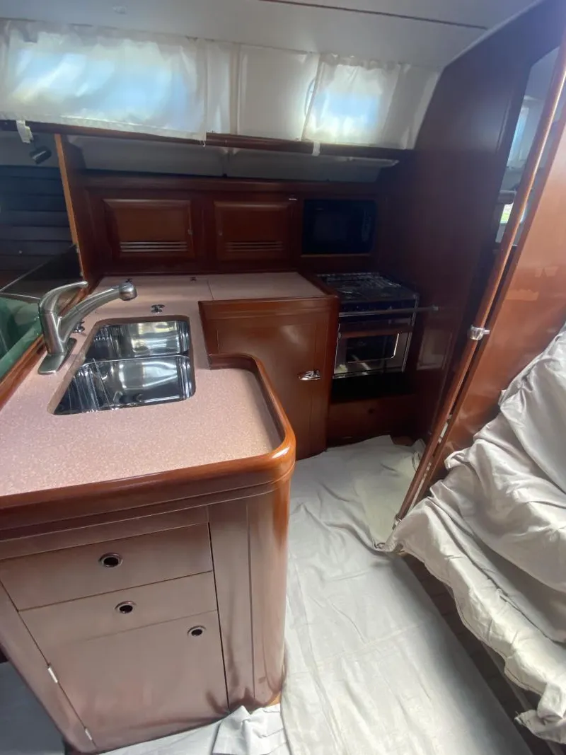 Slide: The Image of Beneteau 473 2004 - 22