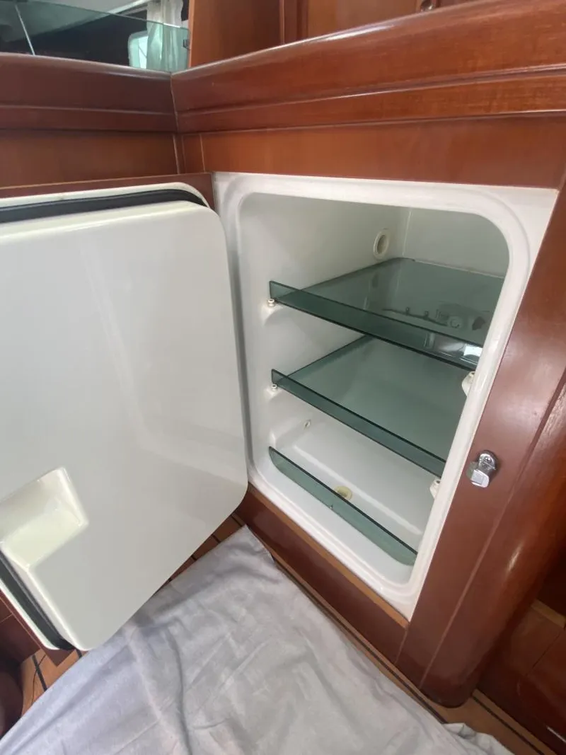 Slide: The Image of Beneteau 473 2004 - 24