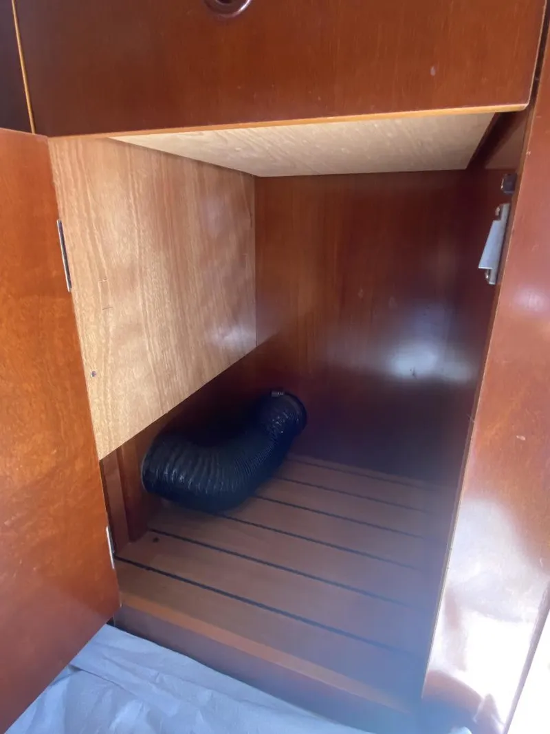Slide: The Image of Beneteau 473 2004 - 34