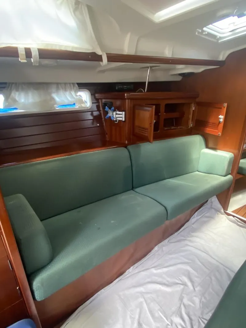 Slide: The Image of Beneteau 473 2004 - 36