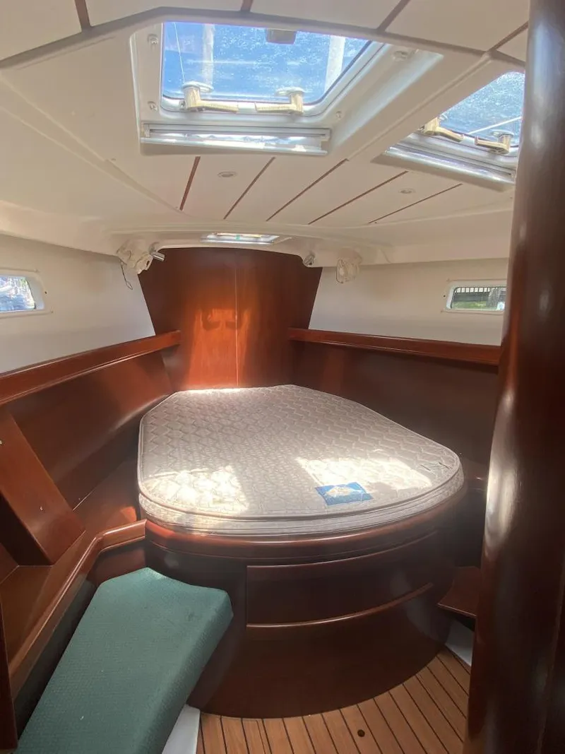 Slide: The Image of Beneteau 473 2004 - 39