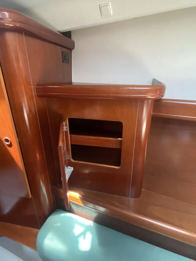 Slide: The Image of Beneteau 473 2004 - 40