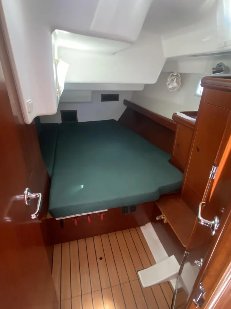 Slide: The Image of Beneteau 473 2004 - 47