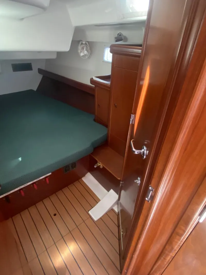 Slide: The Image of Beneteau 473 2004 - 48