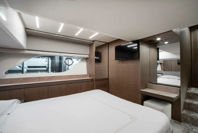 Slide: The Image of Ferretti 550 2022 - 22