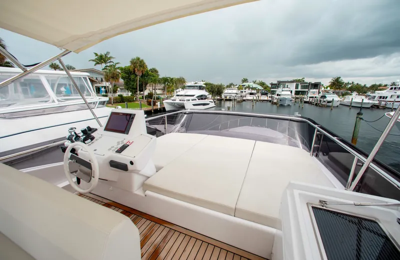 Slide: The Image of Ferretti 550 2022 - 6
