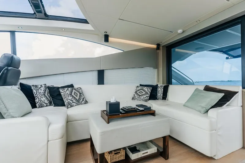 Slide: The Image of Sunseeker Predator 2018 - 16