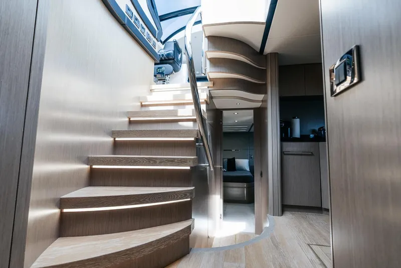 Slide: The Image of Sunseeker Predator 2018 - 21