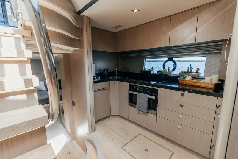 Slide: The Image of Sunseeker Predator 2018 - 22
