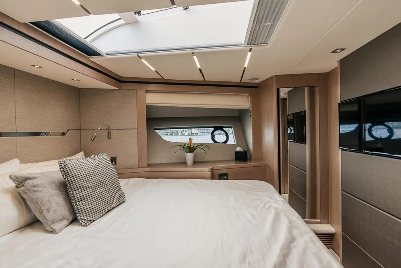 Slide: The Image of Sunseeker Predator 2018 - 26