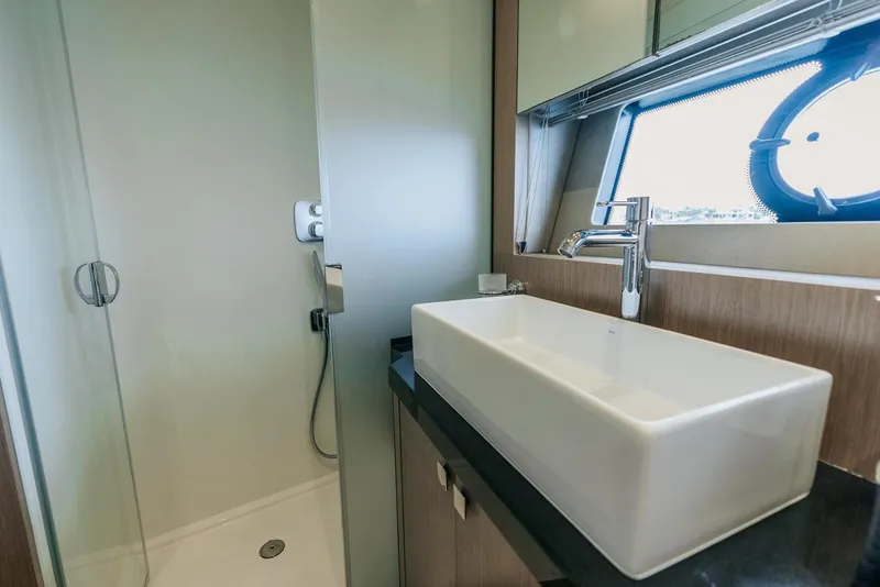 Slide: The Image of Sunseeker Predator 2018 - 28