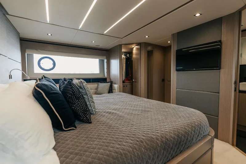 Slide: The Image of Sunseeker Predator 2018 - 31