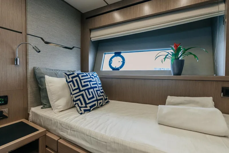 Slide: The Image of Sunseeker Predator 2018 - 36