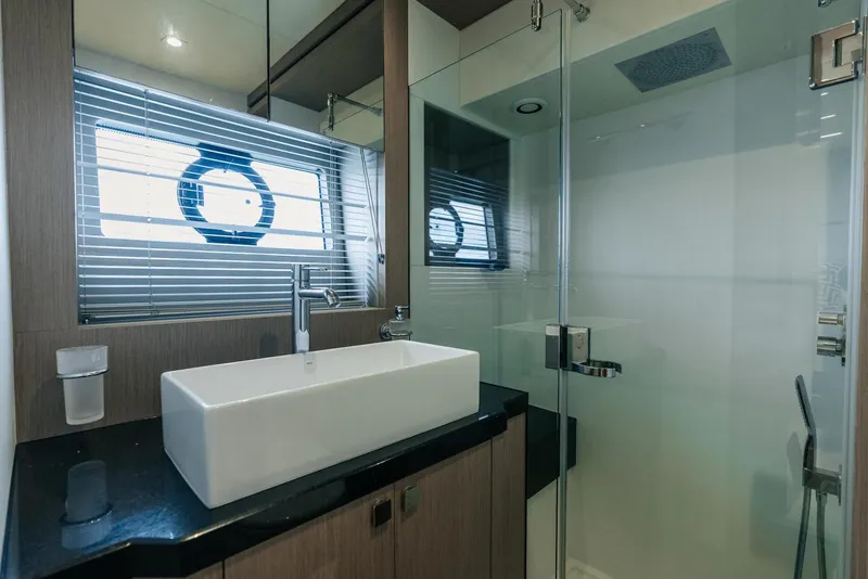 Slide: The Image of Sunseeker Predator 2018 - 37