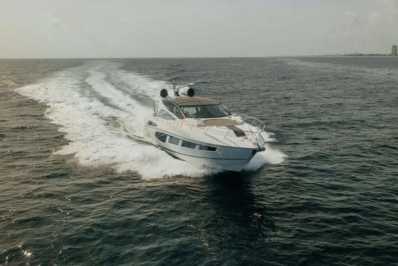 Slide: The Image of Sunseeker Predator 2018 - 4