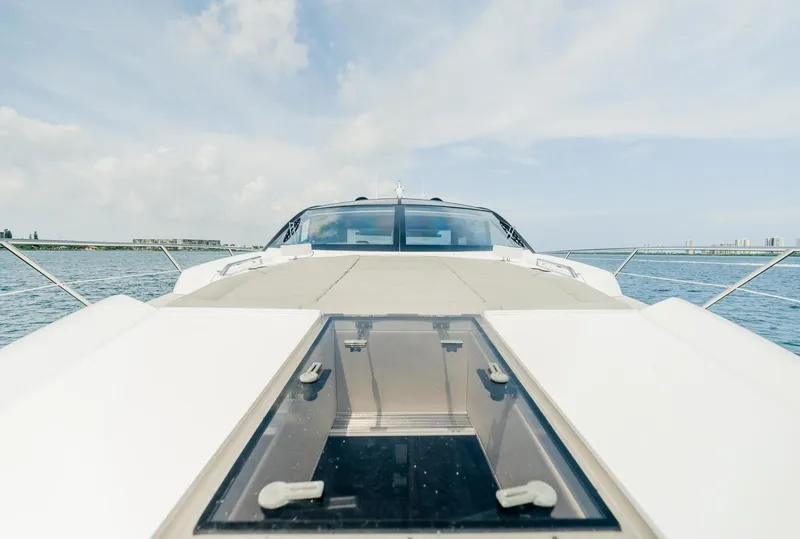 Slide: The Image of Sunseeker Predator 2018 - 7